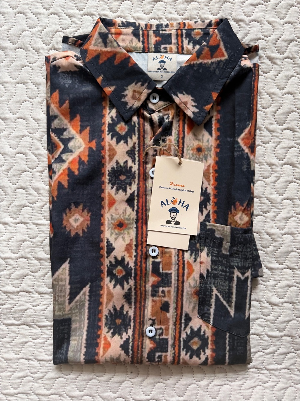 ALOHA Size S 95% Polyester 5 % Spandex Black & Rust Geometric Print Button-Up